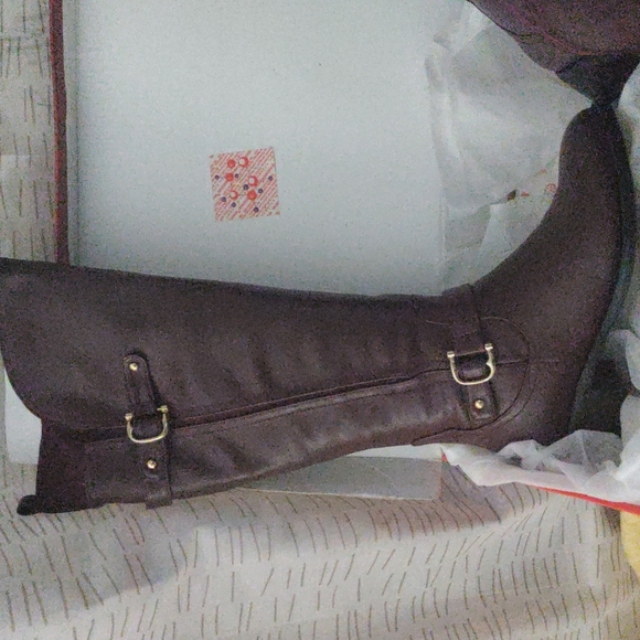 Women's Riding Boots - Picture 2 of 4
